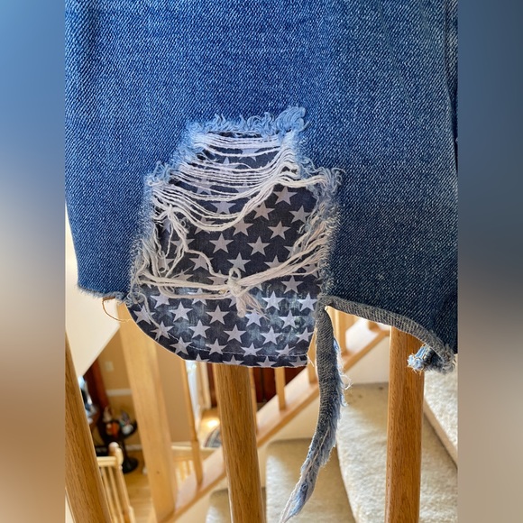 Forever 21 USA Flag Pocket Denim Distressed Shorts - Picture 3 of 10